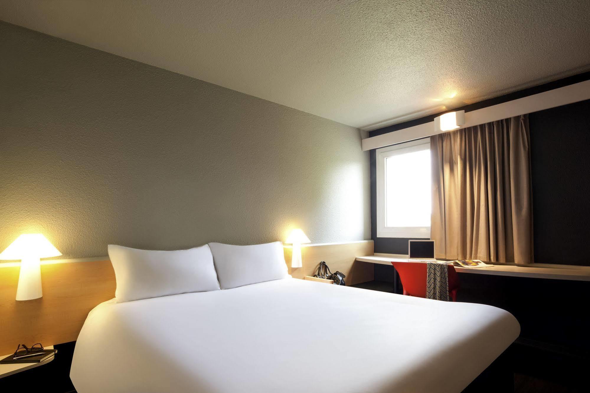 מלון סושיים Ibis Mulhouse Ile Napoleon מראה חיצוני תמונה